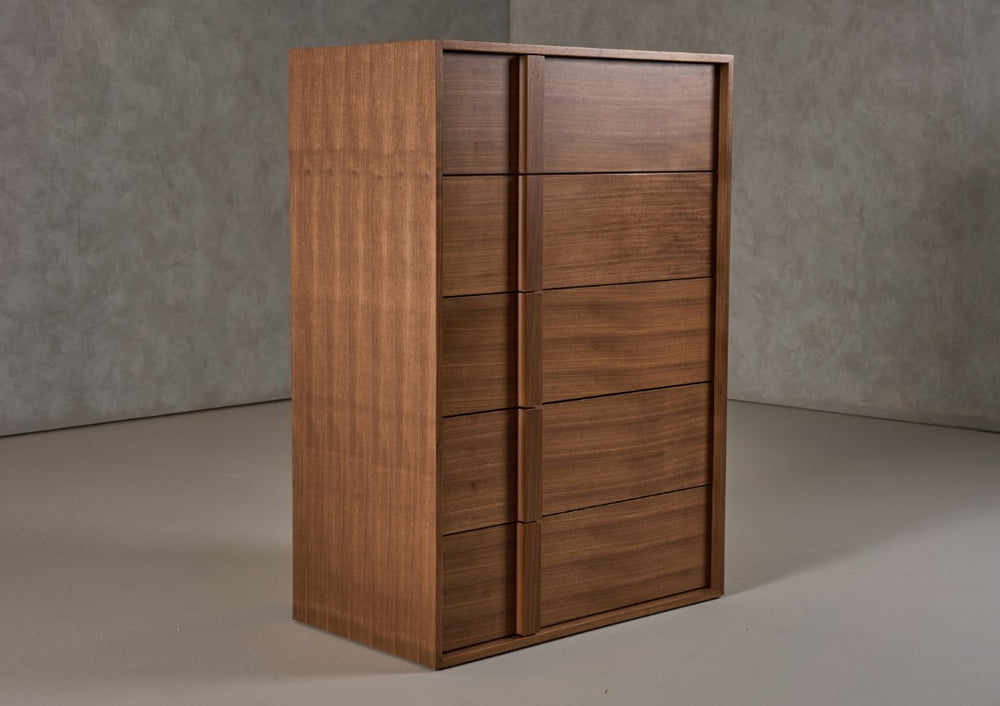 VIG Furniture Berlin Mid-Century Walnut Chest With 5 Drawers, Integrated Wood Pulls, Rich Veneer, Fully Assembled VGMABR-92-CST