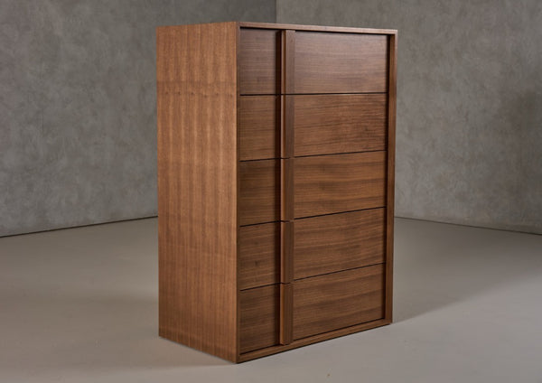 VIG Furniture Berlin Mid-Century Walnut Chest With 5 Drawers, Integrated Wood Pulls, Rich Veneer, Fully Assembled VGMABR-92-CST