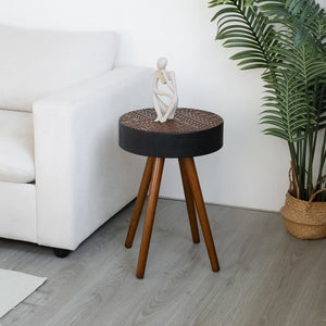 English Elm 15.7-inch Round Carved Mdf Accent Table Distressed Vintage Style for Bedroom or Living Room W3935P406043