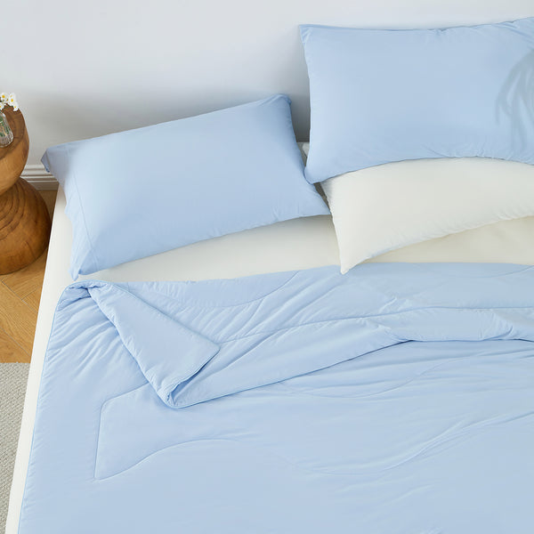 English Elm 1-piece Wave Quilted Nylon Spandex Cooling Comforter for Full and Queen Beds B035P408411