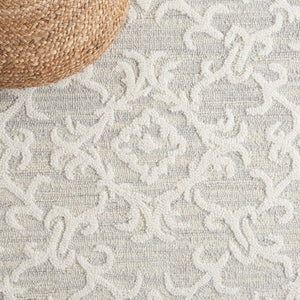 Safavieh Blossom 104 Hand Tufted  Rug Grey / Ivory BLM104A-10