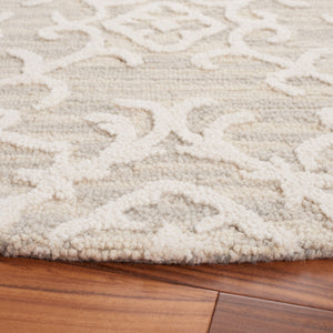Safavieh Blossom 104 Hand Tufted  Rug Grey / Ivory BLM104A-10