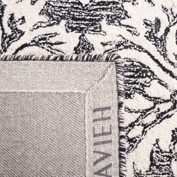 Safavieh Blossom 106 Hand Tufted Country and Floral Rug Black / Ivory BLM106Z-4