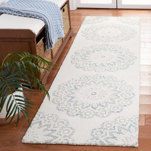 Safavieh Blossom 108 Hand Tufted Country and Floral Rug Ivory / Blue BLM108M-4