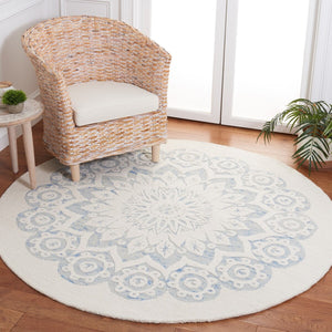 Safavieh Blossom 108 Hand Tufted Country and Floral Rug Ivory / Blue BLM108M-4
