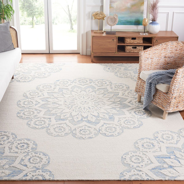 Safavieh Blossom 108 Hand Tufted Country and Floral Rug Ivory / Blue BLM108M-4