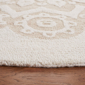 Safavieh Blossom 108 Hand Tufted Country and Floral Rug Ivory / Light Brown BLM108T-4