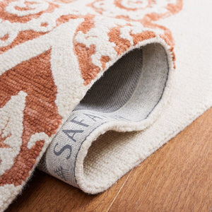 Safavieh Blossom 108 Hand Tufted Country and Floral Rug Ivory / Pink BLM108U-4