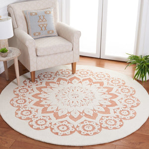 Safavieh Blossom 108 Hand Tufted Country and Floral Rug Ivory / Pink BLM108U-4