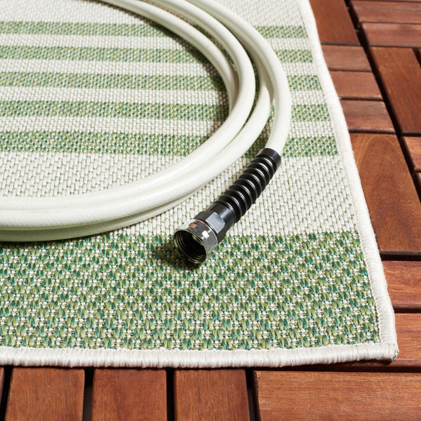 Safavieh Bermuda 828 Power Loomed Indoor / Outdoor Rug Green / Ivory 8' x 10'