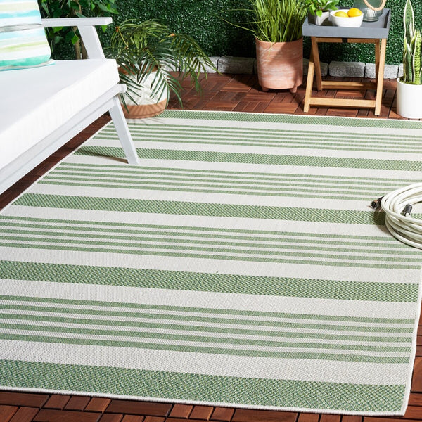 Safavieh Bermuda 828 Power Loomed Indoor / Outdoor Rug Green / Ivory 8' x 10'