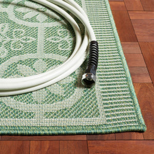Safavieh Bermuda 838 Power Loomed Indoor / Outdoor Rug Green / Ivory 8' x 10'