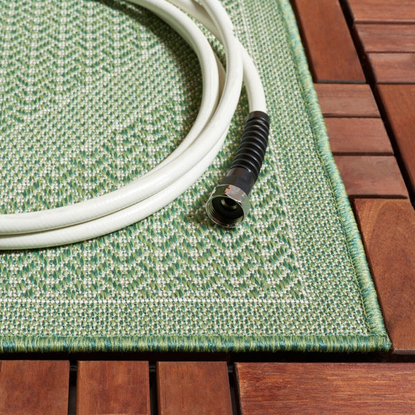 Safavieh Bermuda 851 Power Loomed Indoor / Outdoor Rug Green / Ivory 8' x 10'