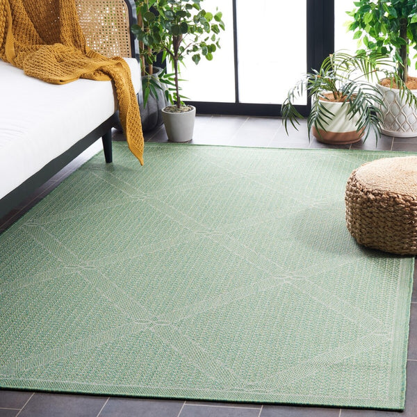 Safavieh Bermuda 851 Power Loomed Indoor / Outdoor Rug Green / Ivory 8' x 10'