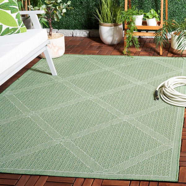 Safavieh Bermuda 851 Power Loomed Indoor / Outdoor Rug Green / Ivory 8' x 10'