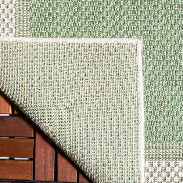 Safavieh Bermuda 886 Power Loomed Indoor / Outdoor Rug Green / Ivory 8' x 10'
