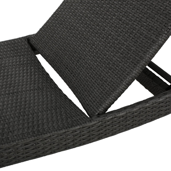 English Elm Christopher Knight Home® - Salem Pe Wicker Chaise Lounge - Stylish Grey Outdoor Seating With Weather-Resistant Comfort 52005.00GRY