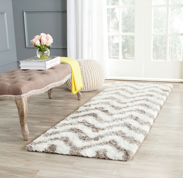 Safavieh Barcelona Shag 320 Hand Tufted  Rug Ivory / Silver BSG320A-24