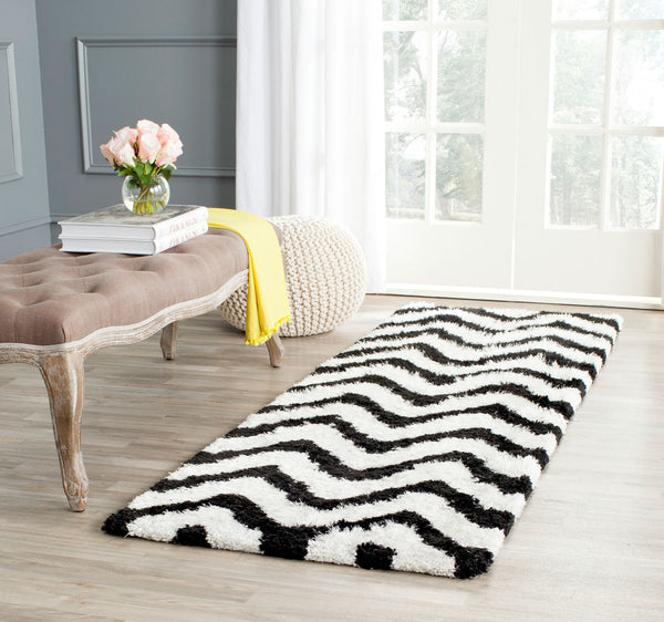 Safavieh Barcelona Shag 320 Hand Tufted  Rug Ivory / Black BSG320C-24
