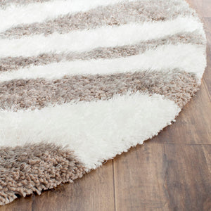 Safavieh Barcelona Shag 321 Hand Tufted  Rug Ivory / Silver BSG321A-24