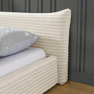 English Elm Queen Upholstered Platform Bed In Luxurious Beige Velvet With Curved Headboard - No Box Spring Needed! W487S00339-GIGA