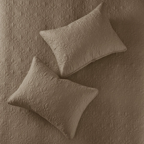 English Elm Reversible Queen Bedspread Set with Antimicrobial Cotton Fill, Oversized Quilted Cottage Texture Bedding Mocha 17.72 L x 15.35 W x 7.87 H B03597567