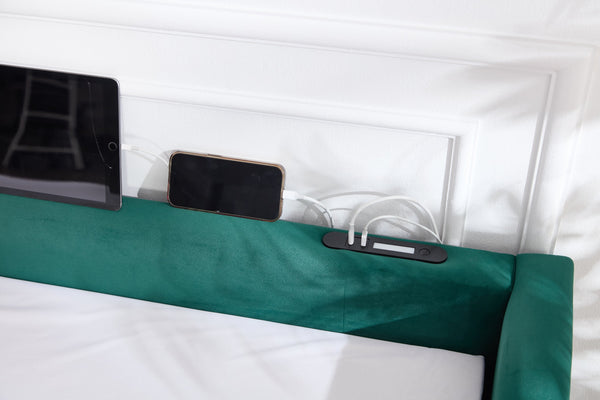 English Elm Upholstered Velvet Daybed with Pull Out Trundle Diamond Tufted Guest Bedroom Sofa Emerald W1361S00065