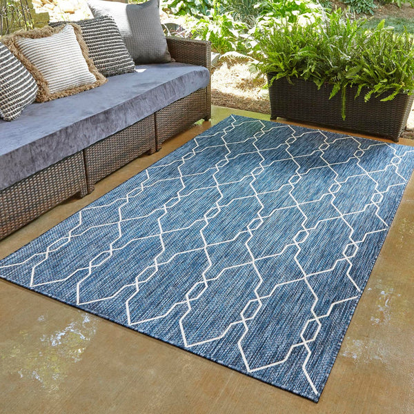 Unique Loom Outdoor Trellis Links Trellis Machine Made Trellis Rug Blue, Ivory/Navy Blue 7' 1" x 10' 0"
