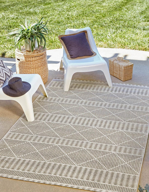 Unique Loom Outdoor Trellis Dalyan Machine Made Striped Rug Gray, Ivory/Beige 5' 3" x 8' 0"