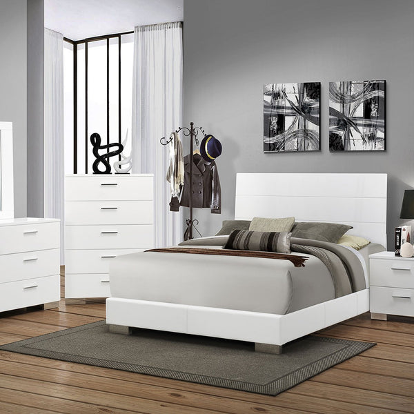 English Elm Dulcey High-Gloss Six-Drawer Dresser with Sleek Metal Accents and Spacious Storage for Bedrooms Gloss White B062P378384