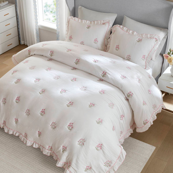English Elm 3-piece Floral Embroidered Quilt Set Ruffled Trim Romantic Bedding for Full Queen Beds White+Pink B035P463192