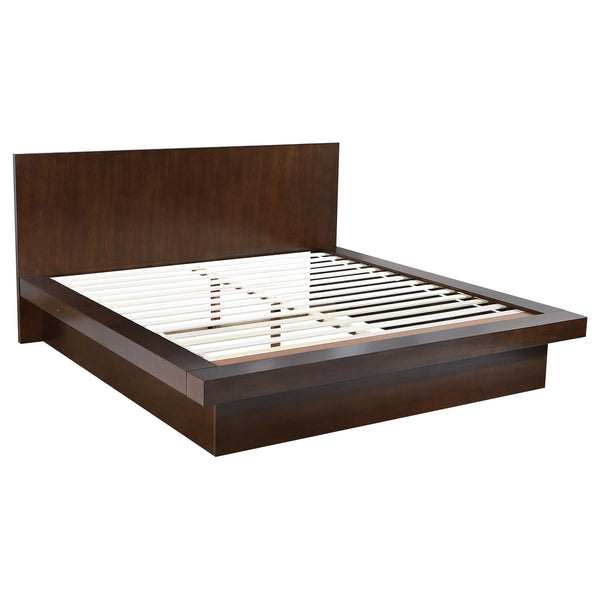 English Elm Piero Wire-brushed Oak Veneer Queen Bedroom Set with Louvered Panels Coastal Style B062S00739
