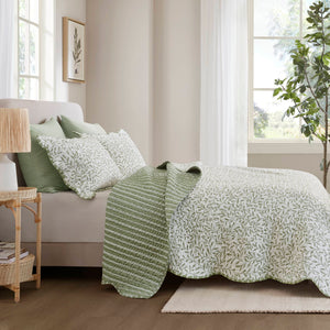 English Elm 3-piece King Quilt Set Scalloped Hem Microfiber Bedding for Master or Guest Room Sage Green B035P482950