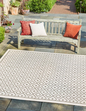 Unique Loom Outdoor Trellis Kafes Machine Made Geometric Rug Ivory, Gray 7' 10" x 7' 10"