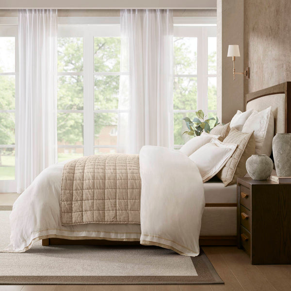English Elm 3-Piece Queen Coverlet Set Matelassé Elegance with Two Shams — Soft Polyester-Rayon Texture, Durable Comfort Beige+White 6.15 L x 14.37 W x 12.6 H B035P381309