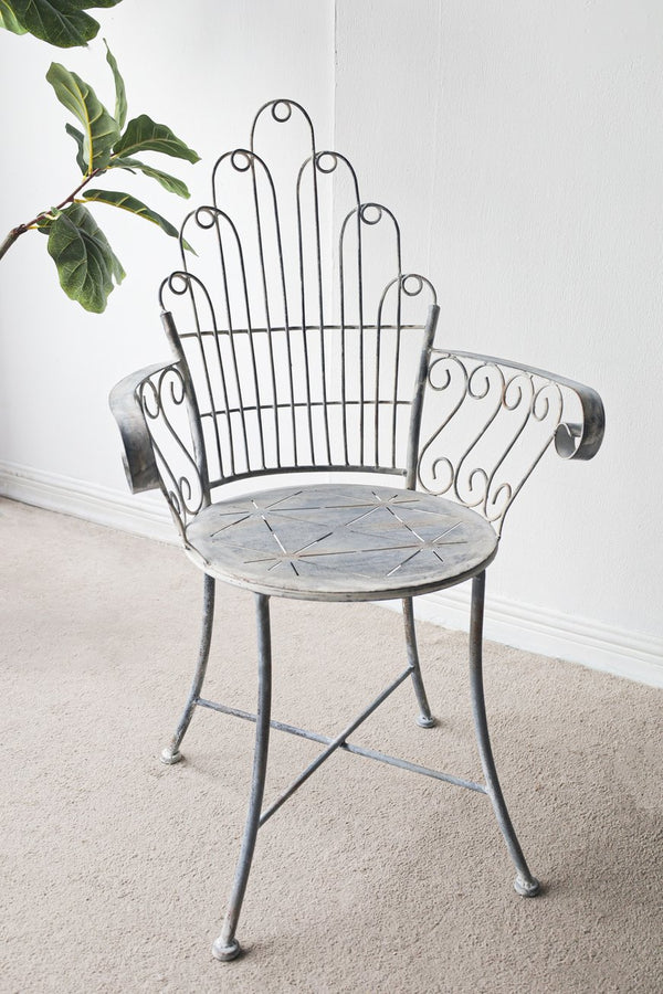 English Elm 23x22x38" Iron Armchair Fan Back Scrolled Arms Distressed Silver Patio Garden Seat W2078P452418