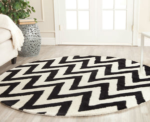 Safavieh Cambridge 139 Hand Tufted  Rug Black / Ivory CAM139E-4R