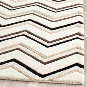 Safavieh Cambridge 581 Hand Tufted  Rug Ivory / Black CAM581B-26