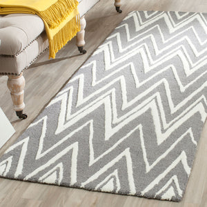 Safavieh Cambridge 711 Hand Tufted  Rug Dark Grey / Ivory CAM711D-4SQ