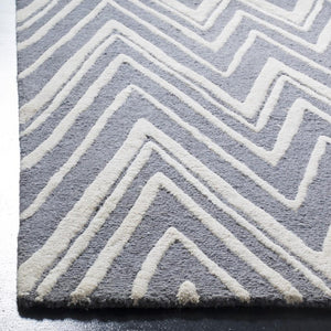 Safavieh Cambridge 711 Hand Tufted  Rug Dark Grey / Ivory CAM711D-4SQ