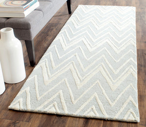 Safavieh Cambridge 711 Hand Tufted  Rug Grey / Ivory CAM711G-4SQ
