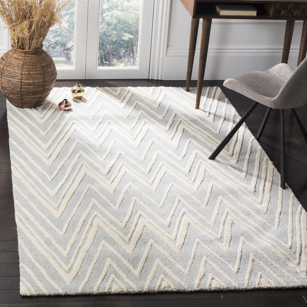 Safavieh Cambridge 711 Hand Tufted  Rug Grey / Ivory CAM711G-4SQ