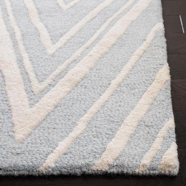 Safavieh Cambridge 711 Hand Tufted  Rug Grey / Ivory CAM711G-4SQ