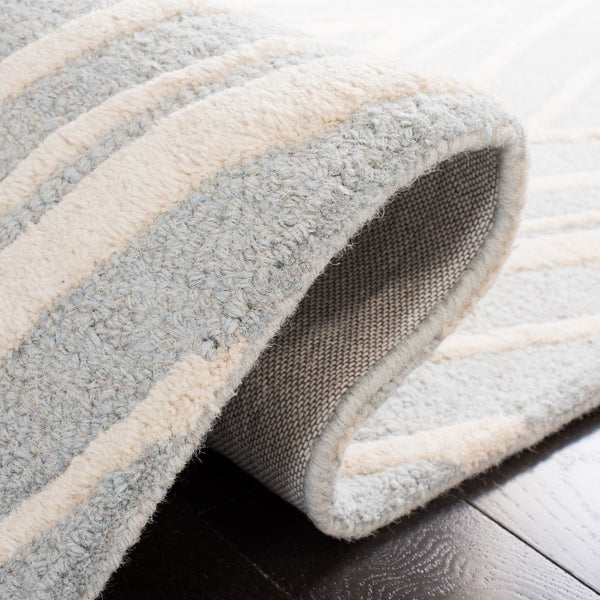 Safavieh Cambridge 711 Hand Tufted  Rug Grey / Ivory CAM711G-4SQ