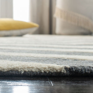 Safavieh Cambridge 714 Hand Tufted  Rug Dark Grey / Ivory CAM714D-26