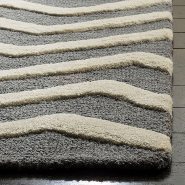 Safavieh Cambridge 714 Hand Tufted  Rug Dark Grey / Ivory CAM714D-26