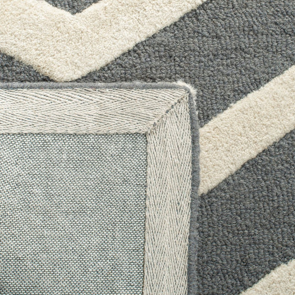 Safavieh Cambridge 714 Hand Tufted  Rug Dark Grey / Ivory CAM714D-26