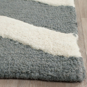 Safavieh Cambridge 714 Hand Tufted  Rug Dark Grey / Ivory CAM714D-26