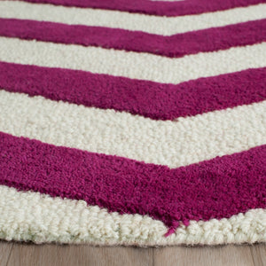 Safavieh Cambridge 714 Hand Tufted  Rug Ivory / Fuchsia CAM714F-3