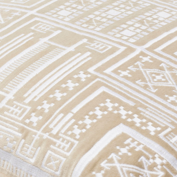 Surya Camaxtli 18"X18" Global Style Accent Pillow – Vibrant Cotton Decor For A Stunning Living Space! Beige Cotton,Cotton Cax004-2222p